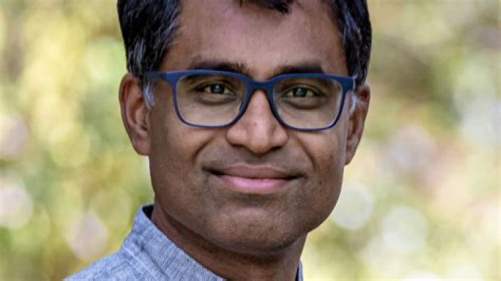
Danny Sriskandarajah Height, Weight, Net Worth, Age, Birthday, Wikipedia, Who, Nationality, Biography 