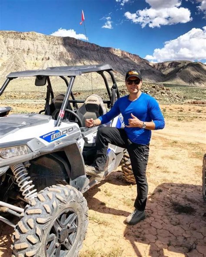 
Is Mark Vins Married? His Bio, Age, Wife, YouTube, Net worth and Wikipedia 