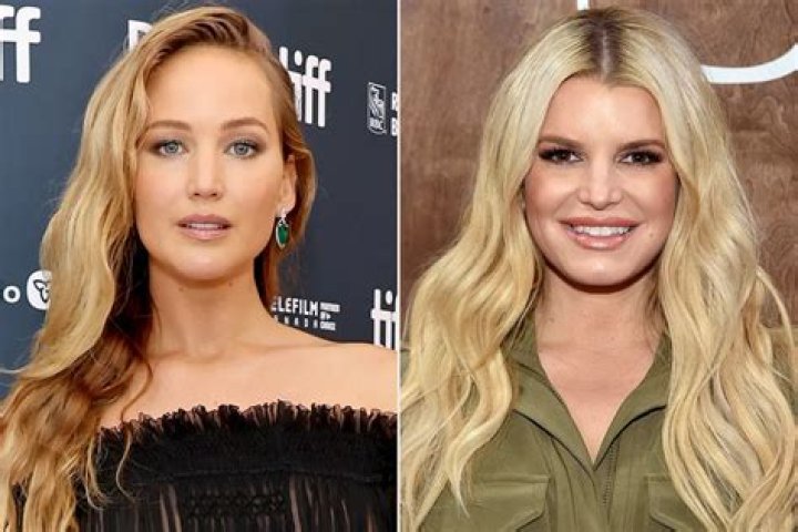 
Jennifer Lawrence Says She’d Be Most ‘Starstruck’ by Jessica Simpson: ‘That Would Knock Me Over’ 
