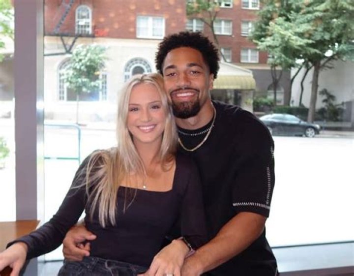 Khalil Shakir Is In Madly Love With His Girlfriend Sayler Bagnall The Couple Share Their Picture On Instagram