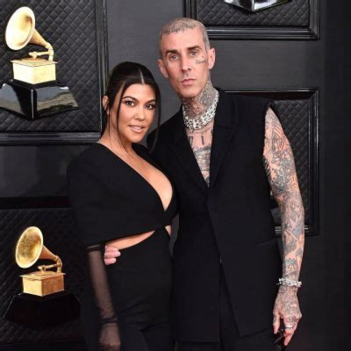 
Kourtney Kardashian Speaks Out On The Gummy Controversy After Receiving Backlash 
