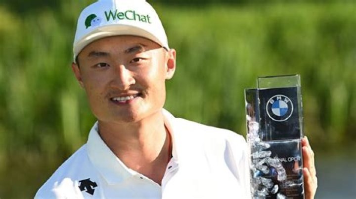 
Li Haotong Height, Weight, Net Worth, Age, Birthday, Wikipedia, Who, Nationality, Biography 