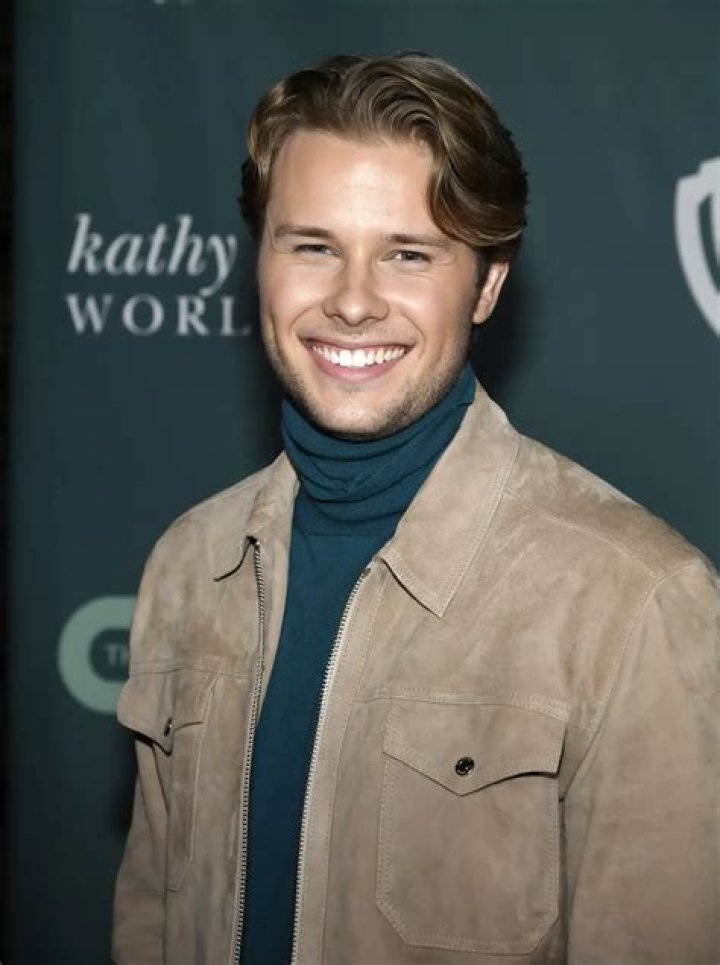 Logan Shroyer Height, Weight, Net Worth, Age, Birthday, Wikipedia, Who, Nationality, Biography