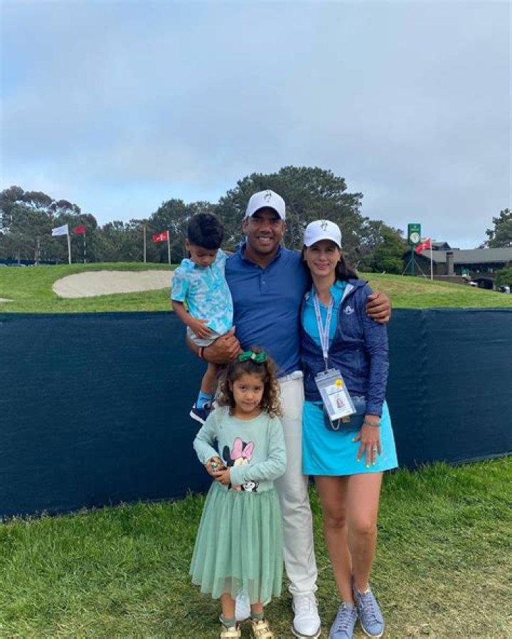 Meet Jhonattan Vegas Wife Hildegard Struppek On Twitter- Explore His Married Life