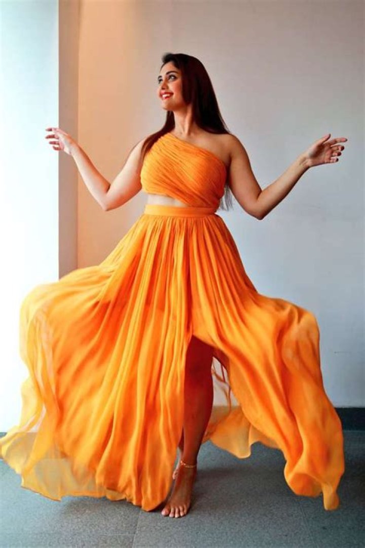 Surbhi Kaushik Height, Weight, Net Worth, Age, Birthday, Wikipedia, Who, Nationality, Biography
