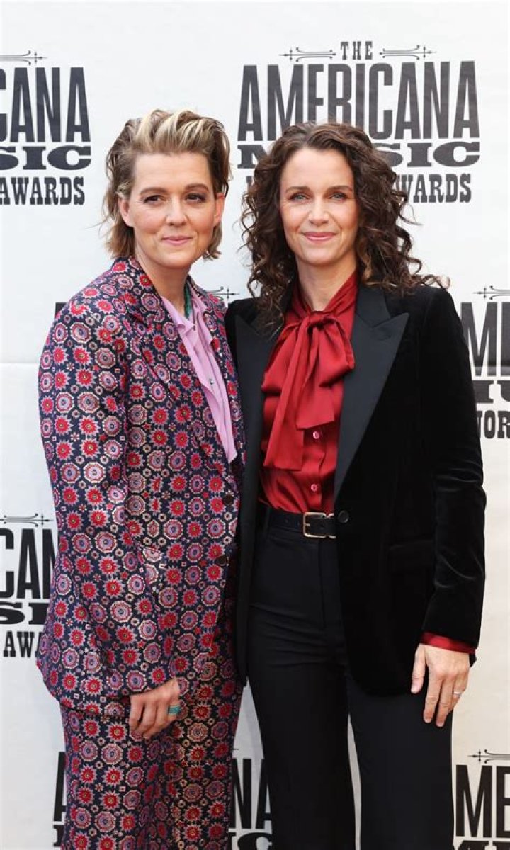 
The Untold Truth of Brandi Carlile and Her Wife – Catherine Shephard 