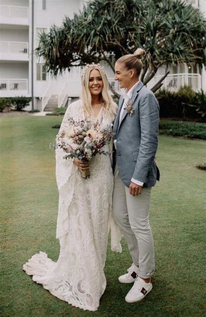 Who Is Ali Brigginshaw Partner? Details To Know About Her Married Life