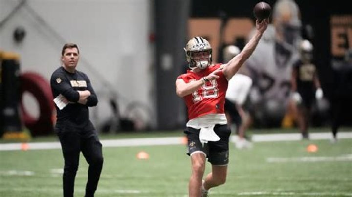 
Who is Hunter Dekkers? Iowa QB charged in betting investigation 