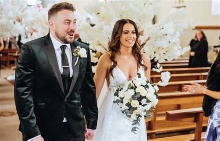 
Who Is Johnny Smacks Wife To Be, Annie? 