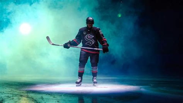 Who Is Matty Beniers Girlfriend? Details To Know About The Ice Hockey Athlete